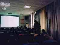 (图二 毕业生会议现场)