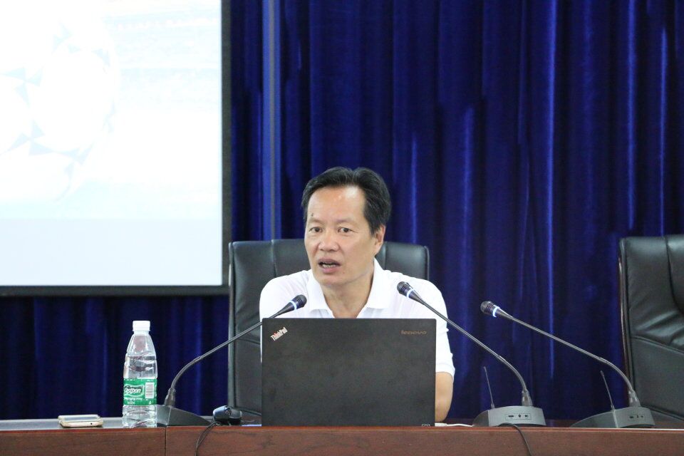 谷贻林教授给学员授课