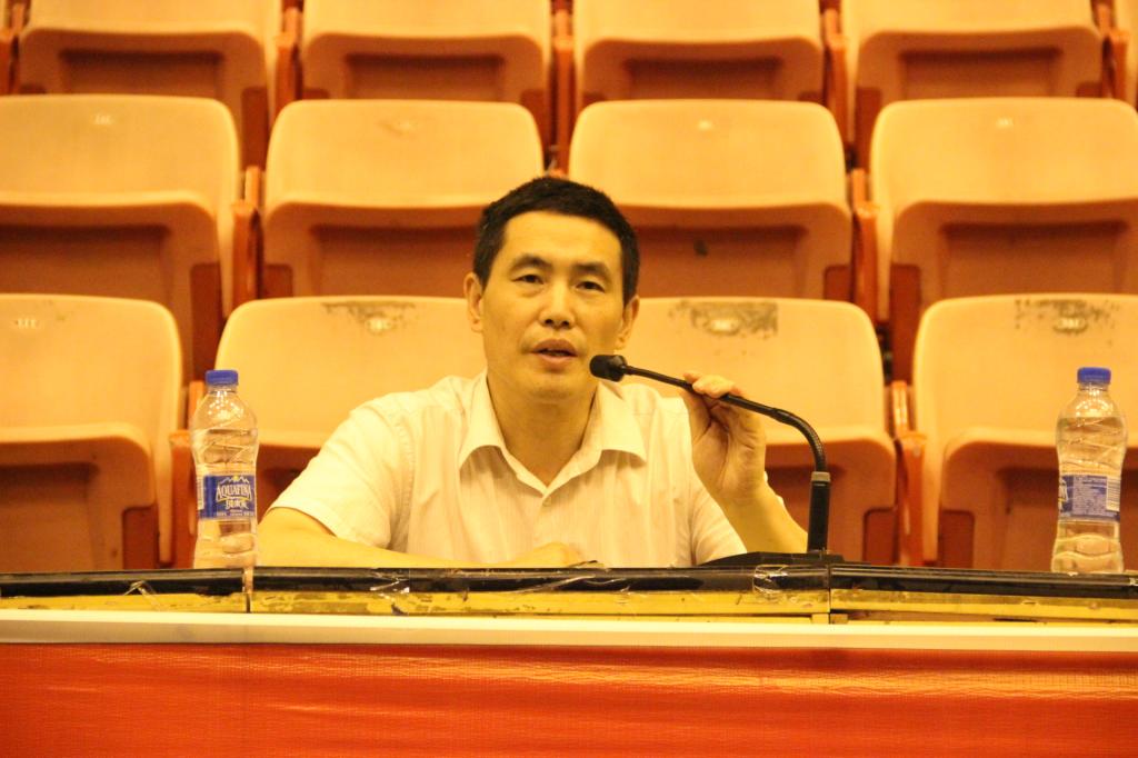 图二 周道平经理总结(李久阳摄)