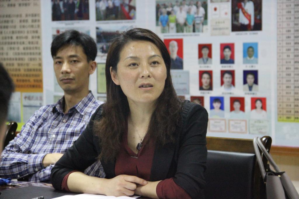 图三 副经理吴湘军为选手点评(王澳伦摄)