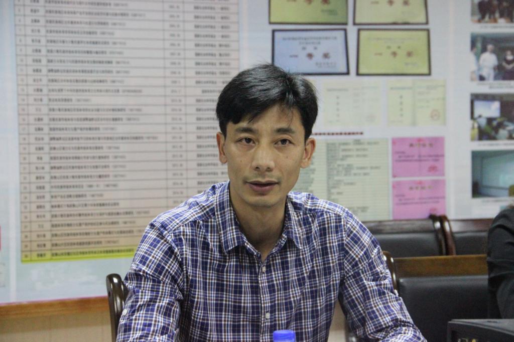 图五 副经理张小林对本次活动进行总结(王澳伦摄)